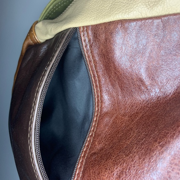 Vintage brown/tan leather cross body bag - Picture 3 of 6